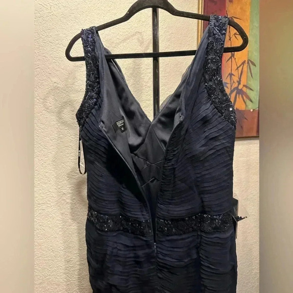 Tadashi shoji Navy sequined details dress size 8 - Picture 4 of 13